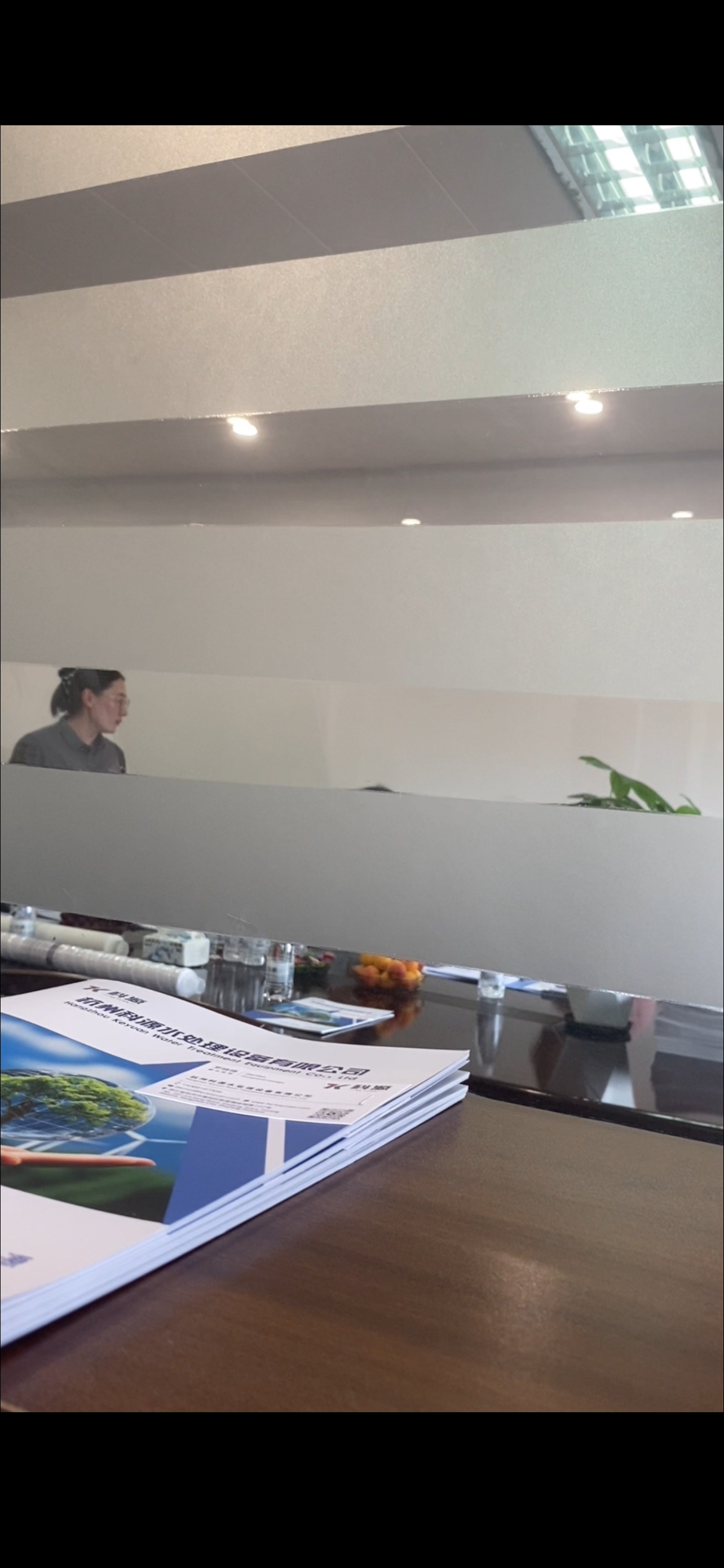 Welcome customers all over the world to our factory